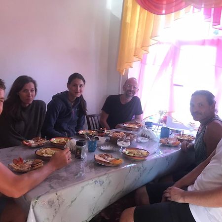 Tong Guesthouse Bermet מראה חיצוני תמונה