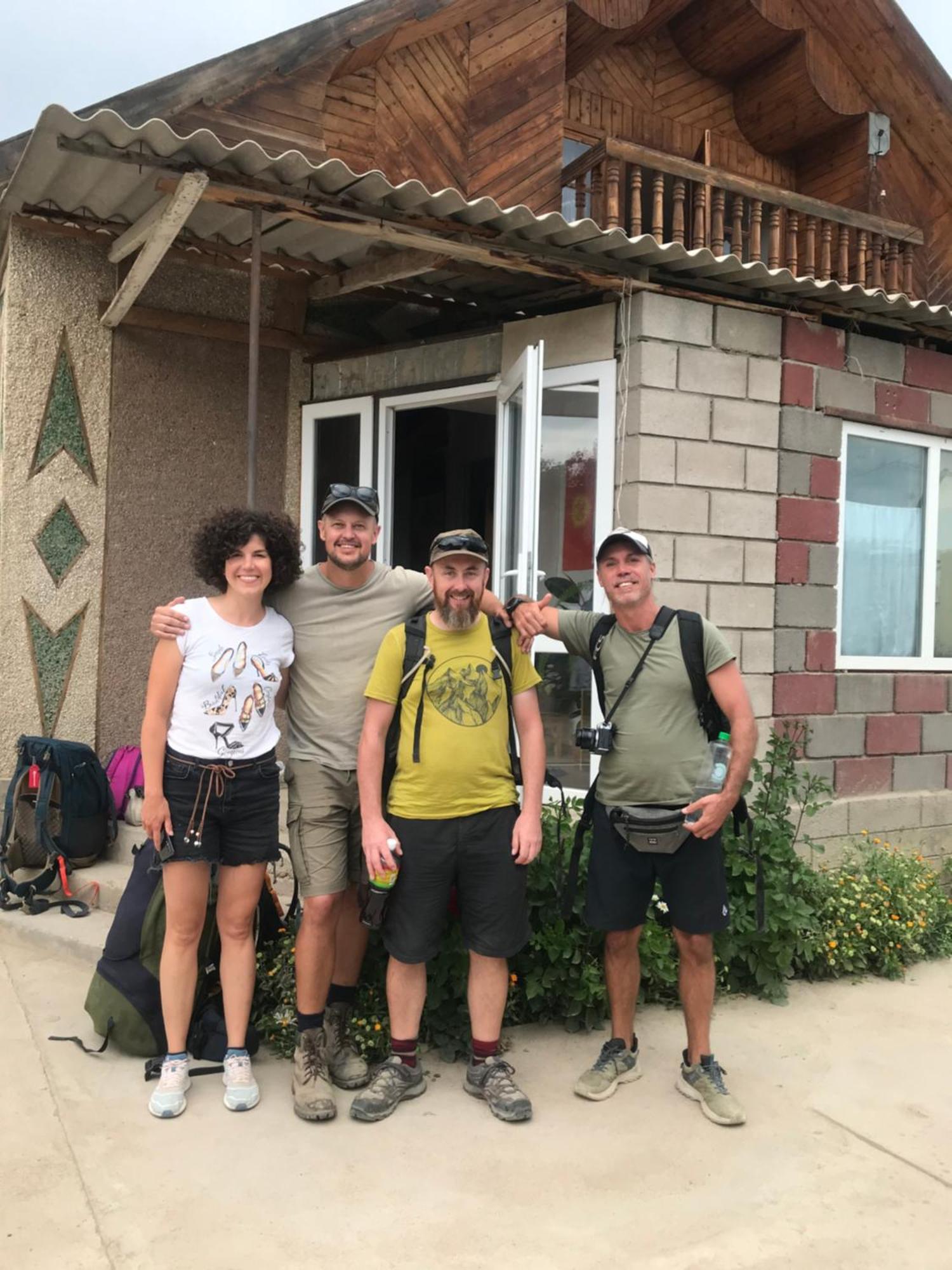 Tong Guesthouse Bermet מראה חיצוני תמונה