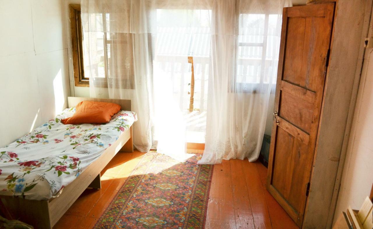 Tong Guesthouse Bermet מראה חיצוני תמונה