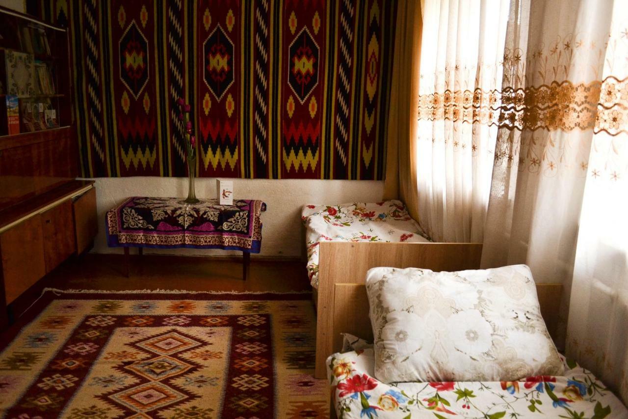 Tong Guesthouse Bermet מראה חיצוני תמונה