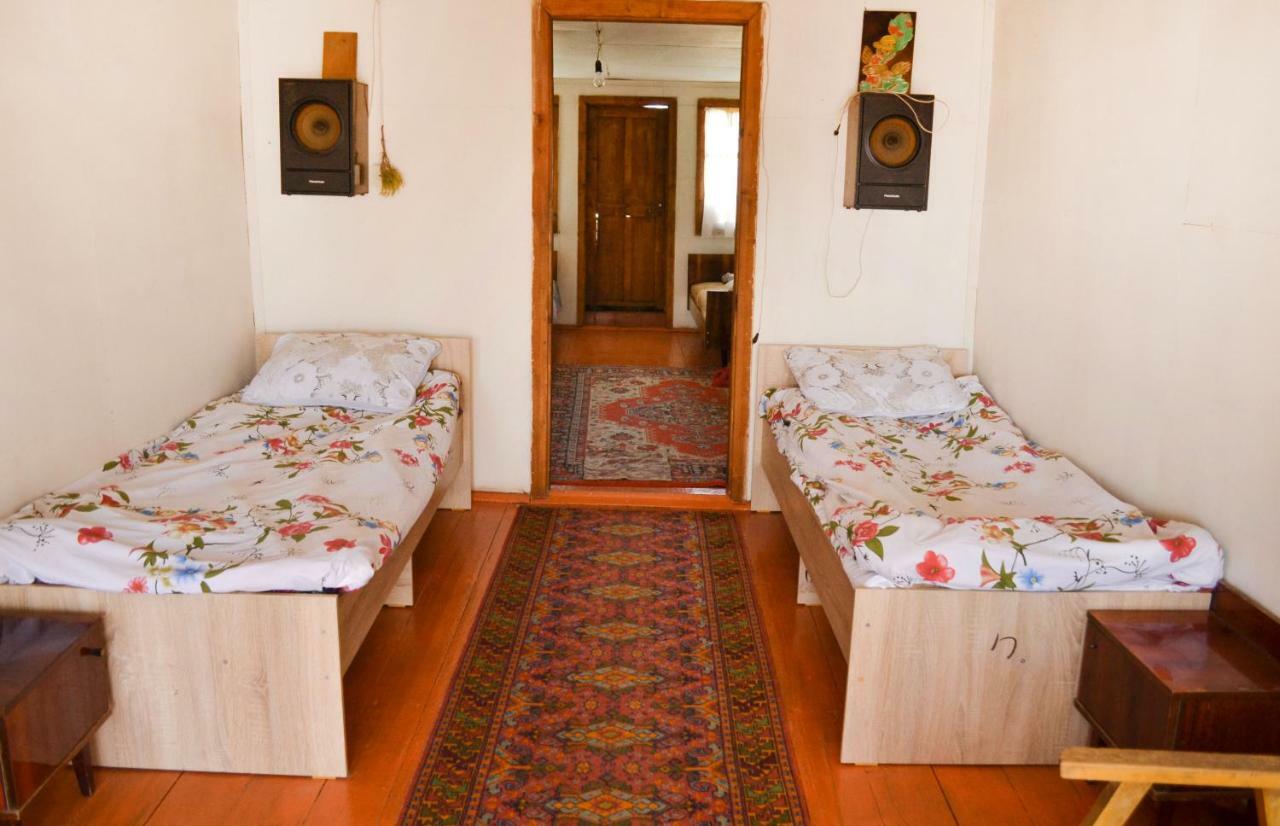 Tong Guesthouse Bermet מראה חיצוני תמונה