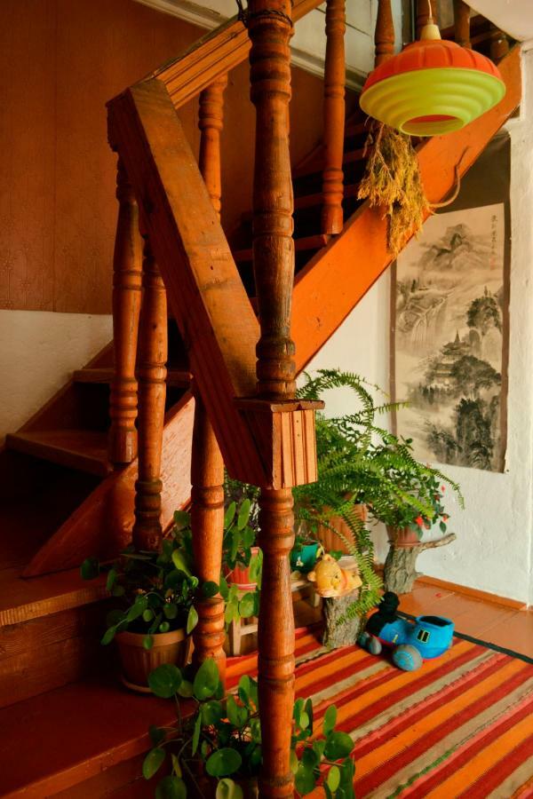 Tong Guesthouse Bermet מראה חיצוני תמונה