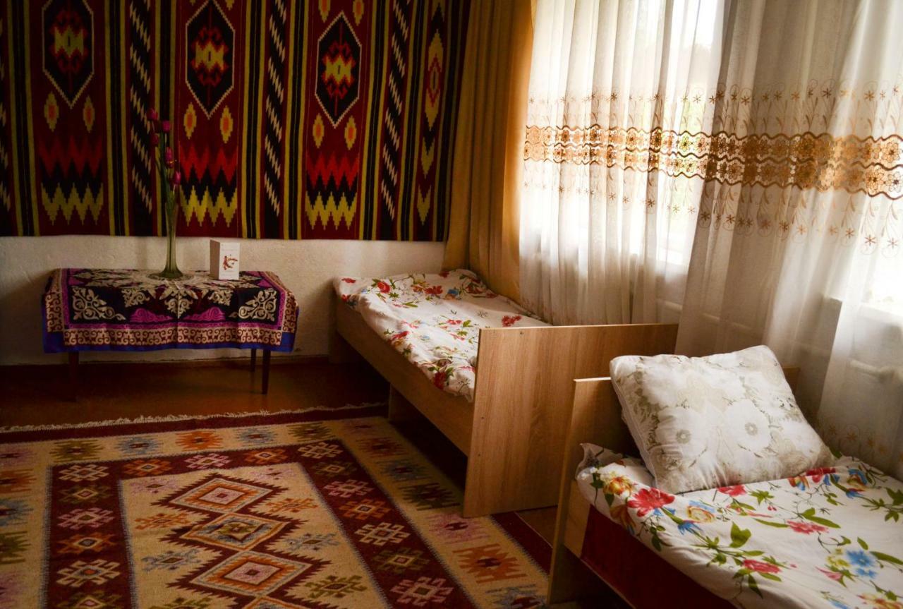 Tong Guesthouse Bermet מראה חיצוני תמונה