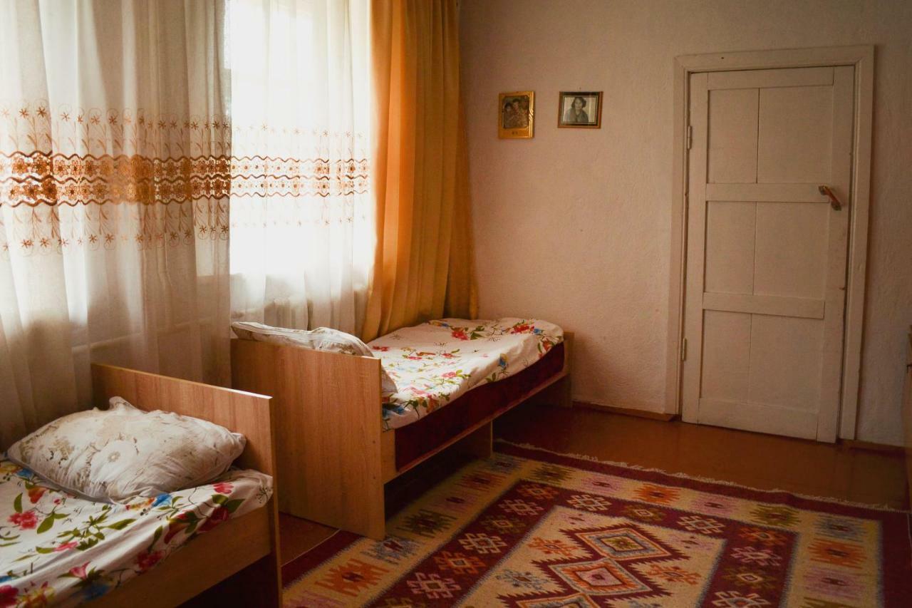 Tong Guesthouse Bermet מראה חיצוני תמונה